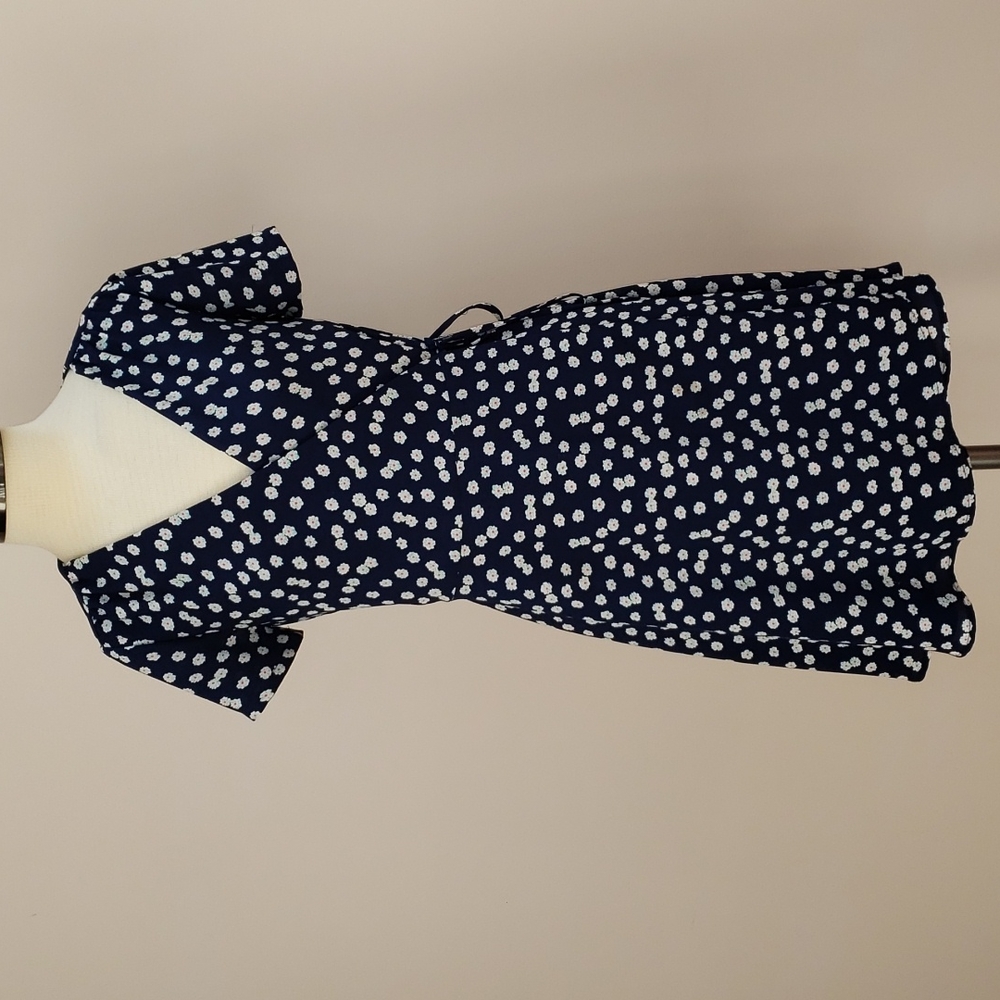 Alya Navy Blue and White Floral Short Sleeve Mini Wrap Dress, Size Small